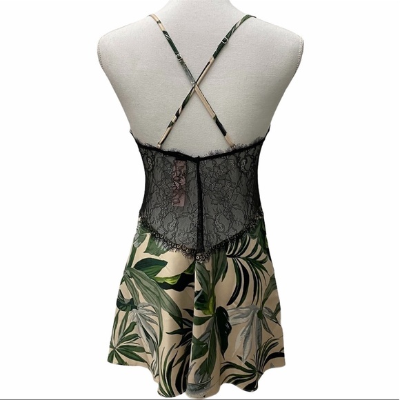 Victoria's Secret Leaf Print Lace Lingerie… - Picture 6 of 9
